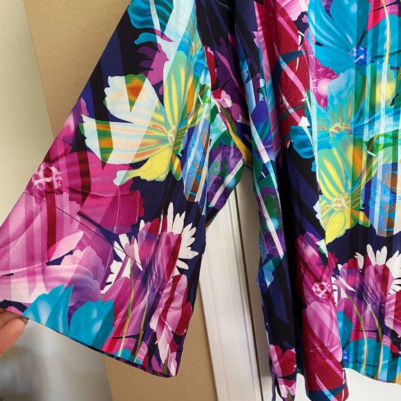 soft surroundings floral tunic top - Picture 3 of 4